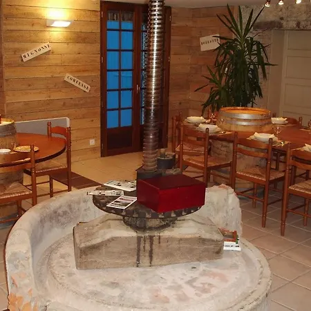Chambres D'hotes Domaine De Compostelle Frühstückspension Casteide-Candau